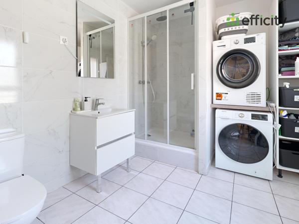 Maison
         5 pièces
        - 113 m² Exclusivité 269 000 € *