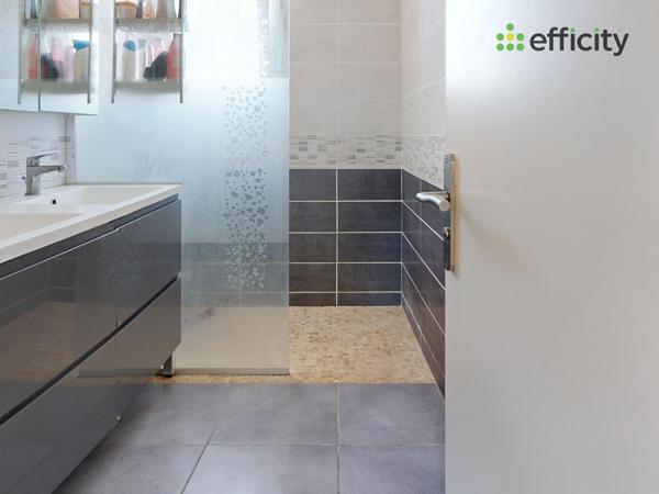 Maison
         5 pièces
        - 113 m² Exclusivité 269 000 € *