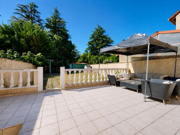 Maison
         5 pièces
        - 113 m² Exclusivité 269 000 € *