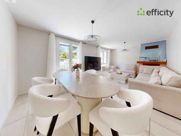 Maison
         5 pièces
        - 113 m² Exclusivité 269 000 € *