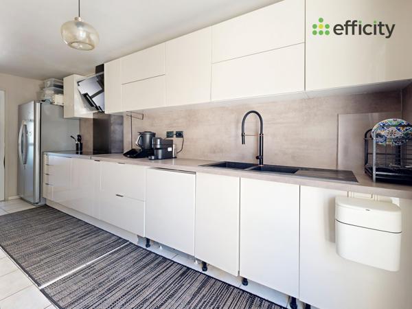 Maison
         5 pièces
        - 113 m² Exclusivité 269 000 € *