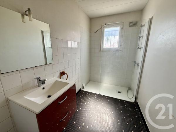Maison à vendre  6 pièces - 112 m 2   ST PIERRE D OLERON  - 17