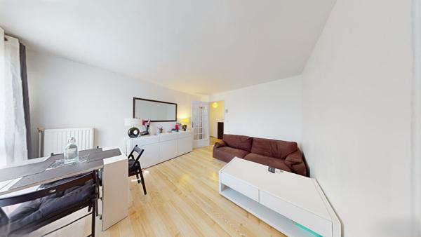 VENTE : appartement de 4 pièces (78 m²) à COMBS LA VILLE