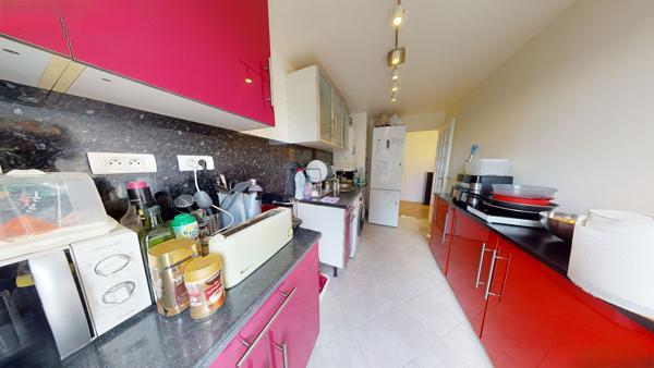 VENTE : appartement de 4 pièces (78 m²) à COMBS LA VILLE