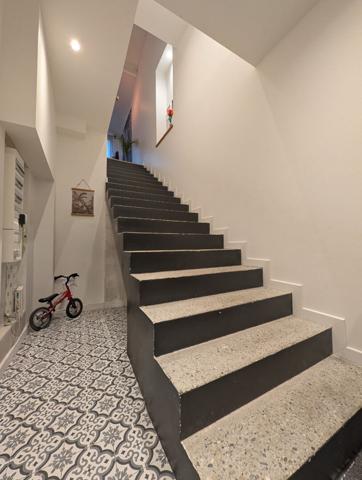 Toulouse Pont des Demoiselles, un loft d'exception aux volumes spectaculaires, entre esprit urbain et élégance contemporaine.
