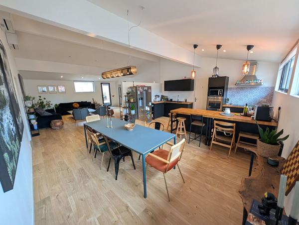 Toulouse Pont des Demoiselles, un loft d'exception aux volumes spectaculaires, entre esprit urbain et élégance contemporaine.