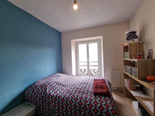 Location
                Appartement84 m² - 4 Pièces -
                    AGEN (47000)