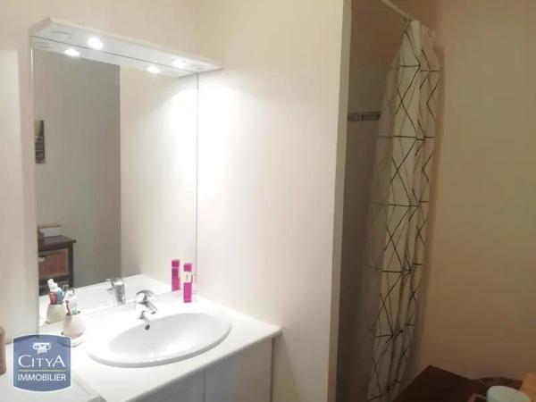 Appartement à louer 2 pièces 39.45m² Chinon (37500)