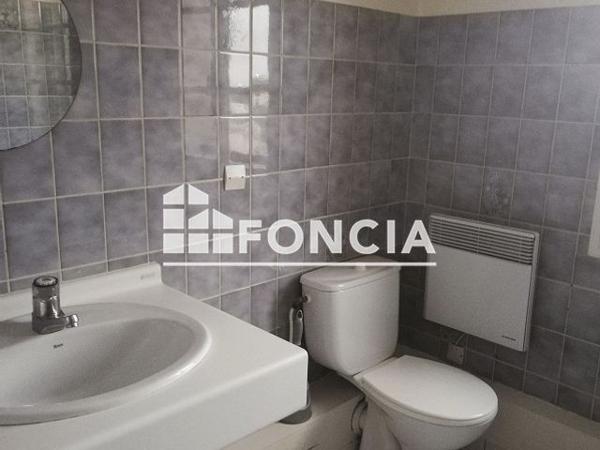 Location Studio 26 m² - 18 PLACE DE LA POISSONNERIE Chartres 28000