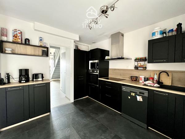 Maison
                                                                                                                                                                                                                                                                                                                        5 pièce(s)                                                                                                                                                                                                          4 chambre(s)                                                                                                                                                                                                          117  m²
