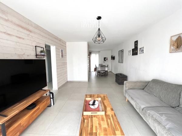Maison
                                                                                                                                                                                                                                                                                                                        5 pièce(s)                                                                                                                                                                                                          4 chambre(s)                                                                                                                                                                                                          117  m²
