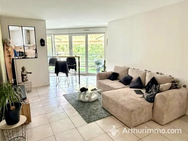 Vente                                                      Appartement
                        
                     3 pièces                      84 m2                     à Pontarlier