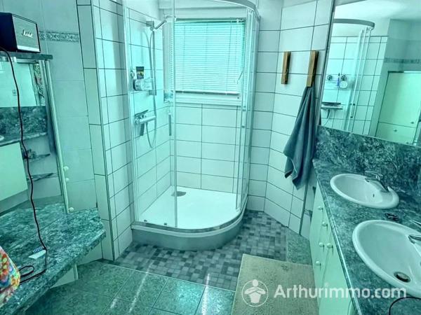 Vente                                                      Appartement
                        
                     3 pièces                      84 m2                     à Pontarlier