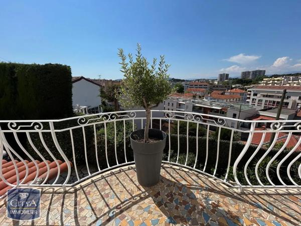 Appartement à louer 3 pièces 91.45m²