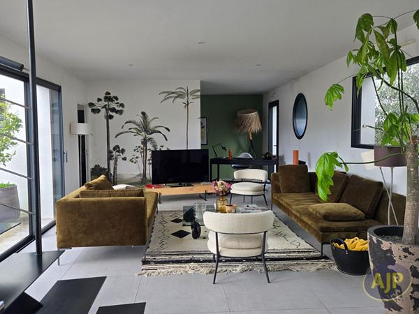 Vente maison Saint Marc Sur Mer : 1 248 000 € - AJP Immobilier Saint-Marc-sur-Mer