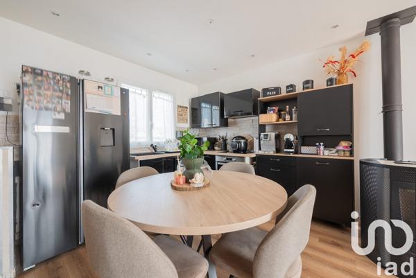 Maison 4 pièces de 72 m² à Douzy (08140)