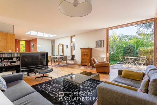 Maison à toit plat végétalisé en ossature bois à l’abris des regards