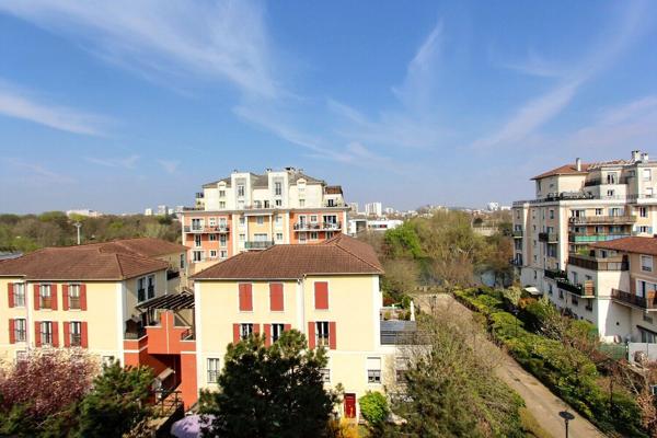 Appartement Villeneuve La Garenne 4 pièces 78.79 m2