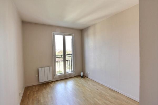 Appartement Villeneuve La Garenne 4 pièces 78.79 m2