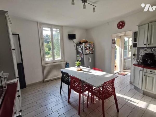 CANDÉ - Maison rénovée - 6 chambres - Dépendance, garages parcelle de 1 300 m²