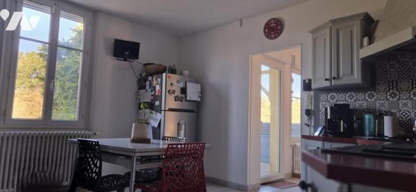 CANDÉ - Maison rénovée - 6 chambres - Dépendance, garages parcelle de 1 300 m²