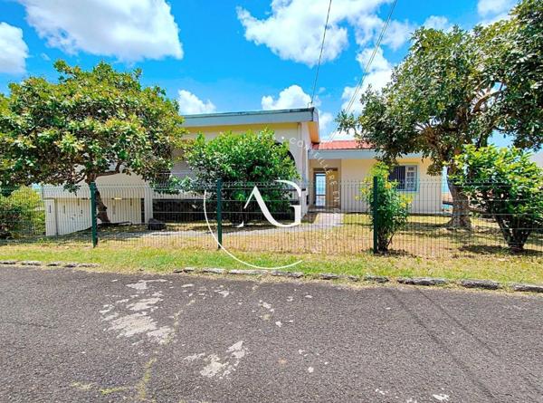 Maison vue mer + T2 indépendant – Schoelcher