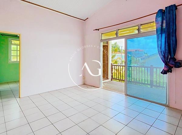 Maison vue mer + T2 indépendant – Schoelcher