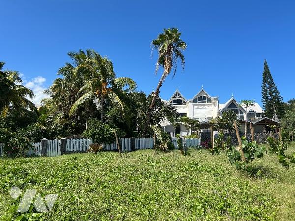 Appartement 100 m² avec jardin privatif face à la plage à SAINT-GILLES LES BAINS