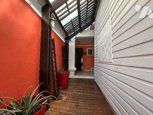 Appartement 100 m² avec jardin privatif face à la plage à SAINT-GILLES LES BAINS