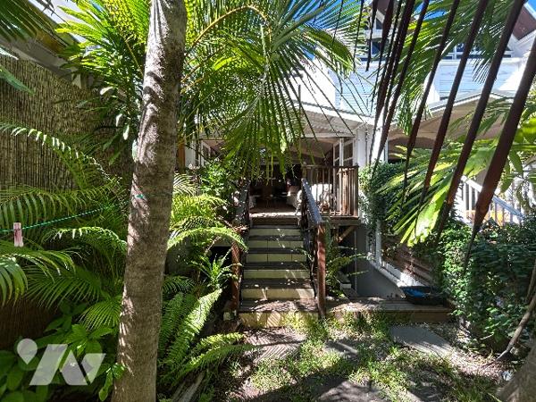 Appartement 100 m² avec jardin privatif face à la plage à SAINT-GILLES LES BAINS