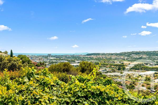 Maison à vendre  4 pièces - 180 m 2   STE AGNES  - 06