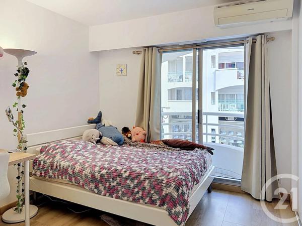Appartement F4 à vendre  5 pièces - 101,87 m 2   ANTIBES  - 06