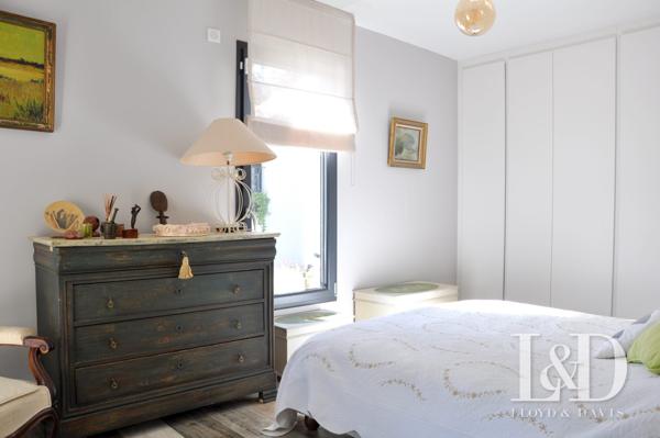 VILLA T6 PLAIN-PIED - CONTEMPORAINE - BELLES PRESTATIONS - PISCINE CHAUFFEE