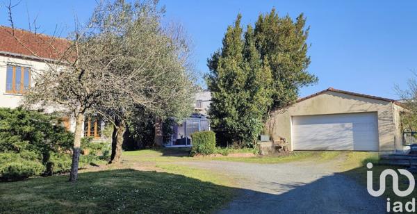 Maison à vendre 8 pièces 179 m² Saint-Fulgent