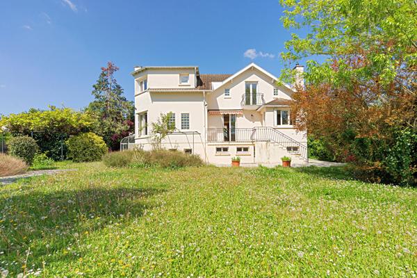 Maison à vendre à Saint-Germain-en-Laye - Sous-préfecture €1 133 000 ** - Référence 17960