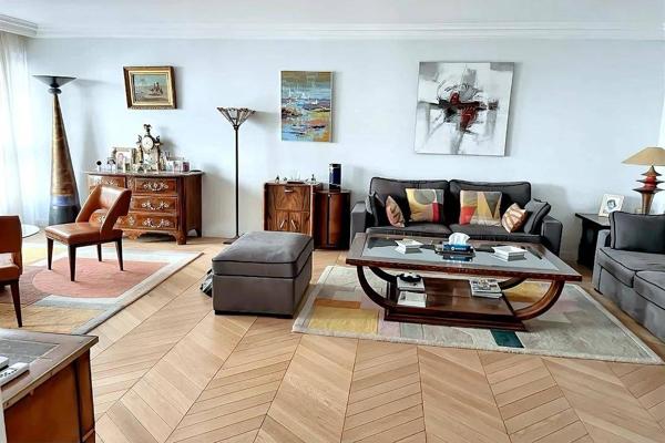 MAGNIFIQUE APPARTEMENT RENOVE IDEAL FAMILLE OU INVESTISSEUR