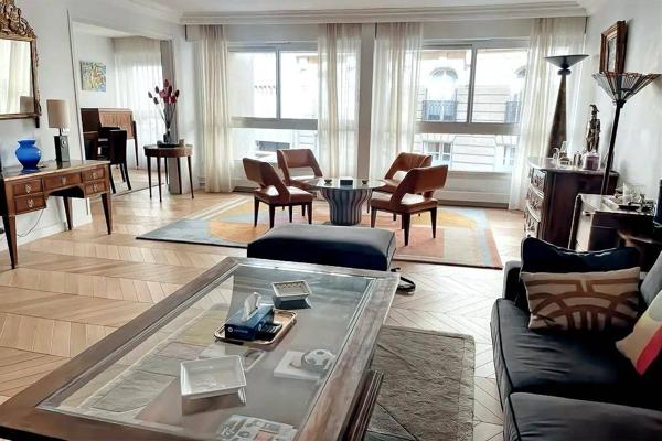 MAGNIFIQUE APPARTEMENT RENOVE IDEAL FAMILLE OU INVESTISSEUR