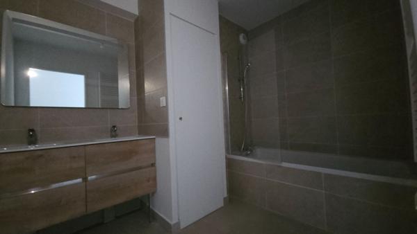 Appartement Nimes 3 pièces 65.59 m2