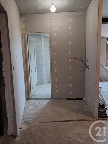 Maison à vendre  6 pièces - 101 m 2   LAURE MINERVOIS  - 11