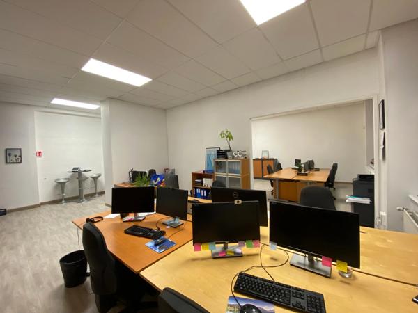 Local/bureau à vendre ROUBAIX (59) Quartier:gare, centre-ville 114,85m2 , 2 parkings, zone franche.