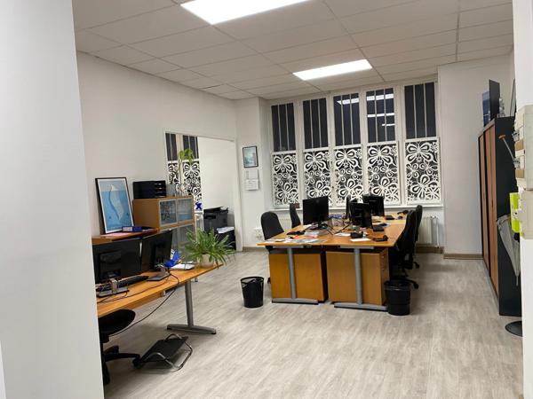 Local/bureau à vendre ROUBAIX (59) Quartier:gare, centre-ville 114,85m2 , 2 parkings, zone franche.