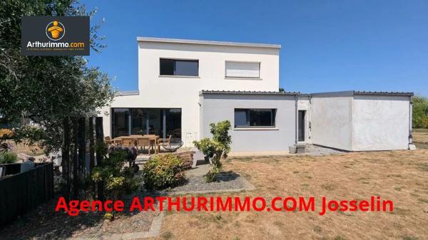 Vente                                                      Maison
                        
                     6 pièces                      142 m2                     à Josselin