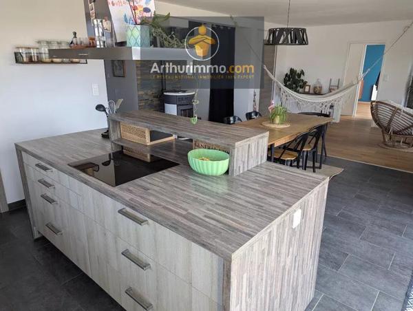 Vente                                                      Maison
                        
                     6 pièces                      142 m2                     à Josselin