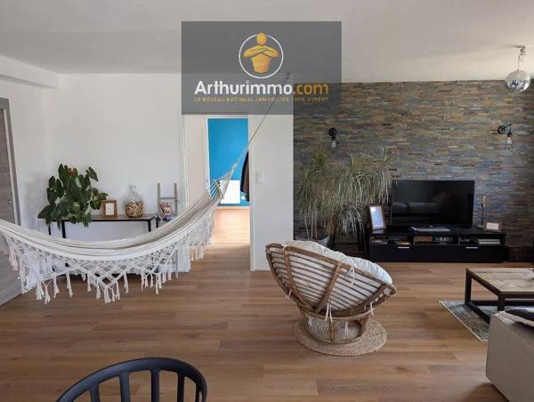 Vente                                                      Maison
                        
                     6 pièces                      142 m2                     à Josselin