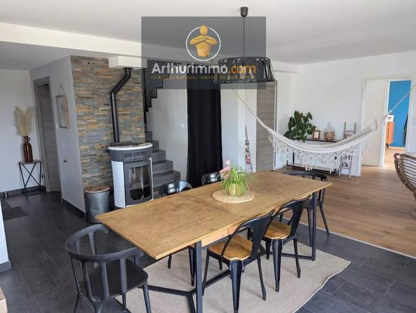 Vente                                                      Maison
                        
                     6 pièces                      142 m2                     à Josselin