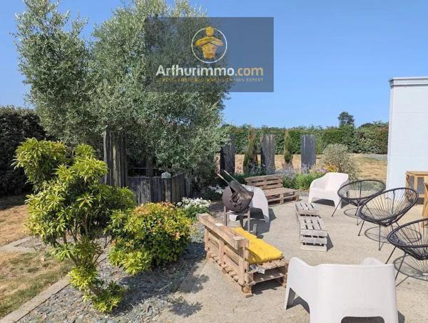 Vente                                                      Maison
                        
                     6 pièces                      142 m2                     à Josselin