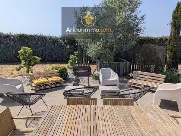 Vente                                                      Maison
                        
                     6 pièces                      142 m2                     à Josselin
