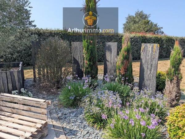 Vente                                                      Maison
                        
                     6 pièces                      142 m2                     à Josselin