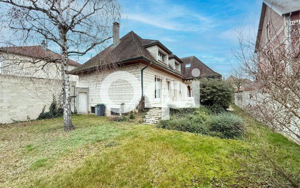 Maison à vendre    8 pièces • 230 m2 Soissons