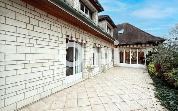 Maison à vendre    8 pièces • 230 m2 Soissons